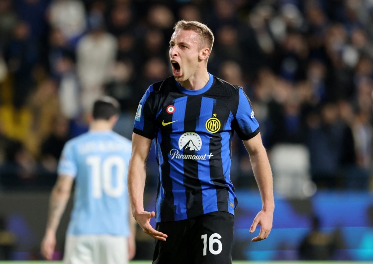 卢：对球员们的拼搏态度感到满意 近期两场惜败只是欠缺些运气